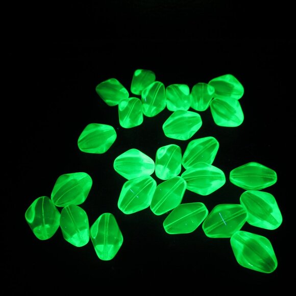 25 UG Lantern beads - Picture 1 of 10